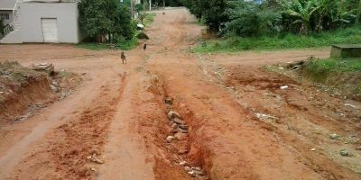 Espaço do Leitor: péssimas condições de trafegabilidade na rua lateral do cemitério da Vila Nova