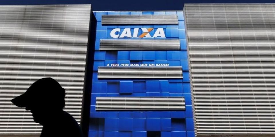 Beneficiários do Bolsa Família começam a receber auxílio emergencial