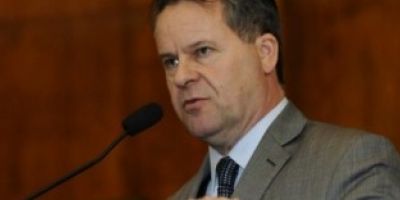 Líder do governo negou adiamento das parcelas de aumento para servidores da Segurança Pública