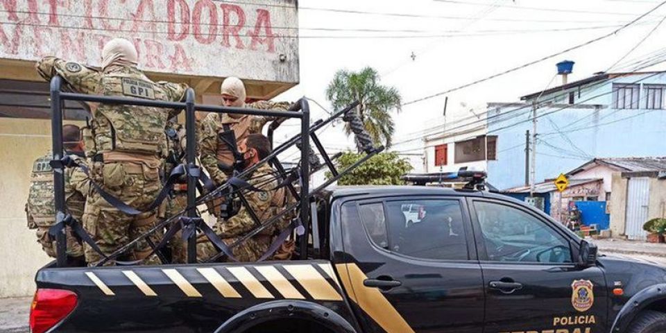 Polícia Federal faz operação contra tráfico de drogas em cinco estados