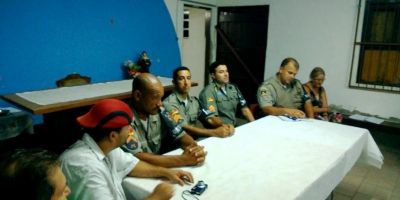 Rio Grande - Núcleo 7 / Polícia Comunitária se reúne no bairro Castelo Branco