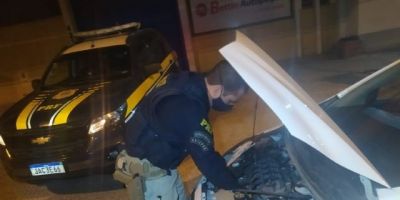 PRF recupera carro roubado em Porto Alegre