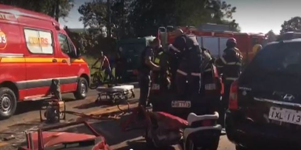 Mulher é suspeita de ter provocado acidente em que ela e filha ficaram feridas na BR-386