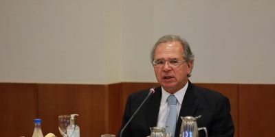 Hackers invadem transmissão de palestra do ministro Paulo Guedes