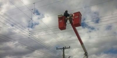 Mais de 300 consumidores podem ficar sem luz nesta terça em Camaquã 