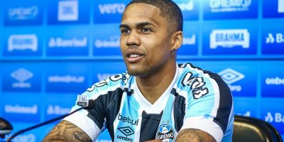 ESTREIA! Douglas Costa está relacionado para próximo jogo do Grêmio