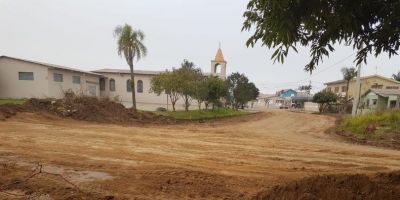 Mais um trecho da Rua 15 de Novembro começa a receber pavimentação em Camaquã