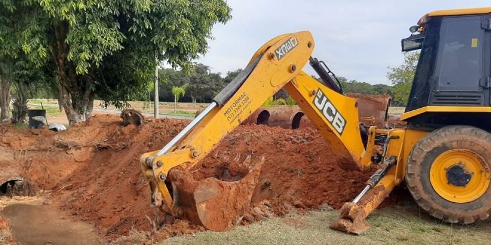 Prainha recebe serviços de drenagem em Camaquã 