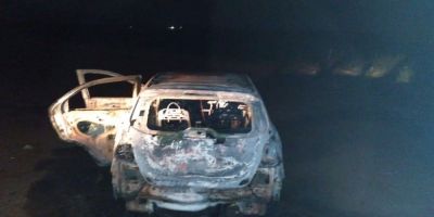 Carro é encontrado incendiado na RSC-471 em Encruzilhada do Sul