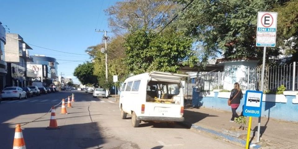 Paradão de ônibus é trocado provisoriamente no centro de Camaquã