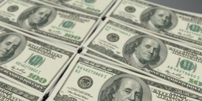 Dólar fecha a terça em leve alta, vendido a R$ 4,94