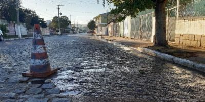 Rompimento de rede provoca falta d'água no centro de Camaquã nesta sexta