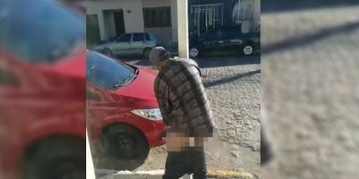 VÍDEO “NUSITADO”: homem seminu é flagrado no centro de Camaquã