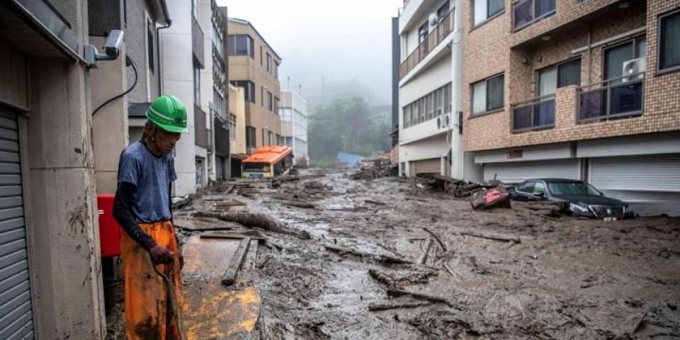 Pelo menos duas pessoas morrem e 20 estão desaparecidas em enchentes no Japão