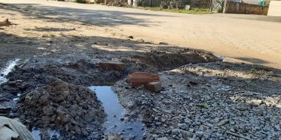 FOTOS E VÍDEO: desperdício de água potável é registrado no bairro Viégas em Camaquã 