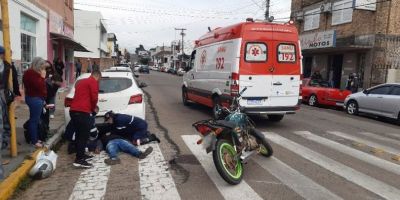 Colisão entre táxi e moto deixa uma pessoa ferida em Camaquã