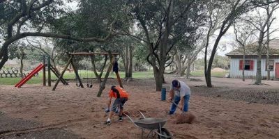 Praça no Banhado do Colégio Núcleo 2 recebe revitalização