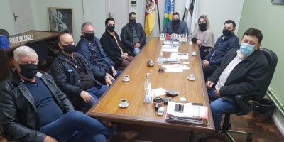 Executivo camaquense se reúne com representantes do ramo de recolhimento de inertes