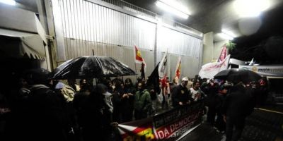 Trens e maior parte dos ônibus não estão circulando nesta sexta-feira em Porto Alegre