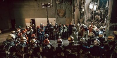 Quatro horas após localização de bombeiro desaparecido, equipes encontram segundo corpo sob escombros do prédio da SSP