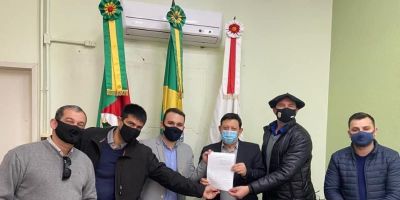 Vereador apresenta projeto que cria política municipal de marcas e sinais para combater furto de gado em Camaquã