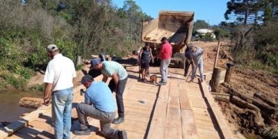 Camaquã realiza entrega de ponte no interior 