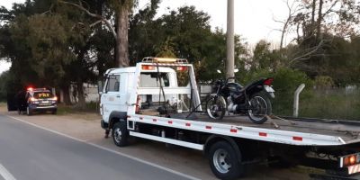 PRF prende motociclista que não tem uma perna disputando racha no Sul do RS