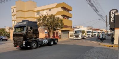 VÍDEO: carreata pelo Dia do Motorista é realizada em Camaquã 