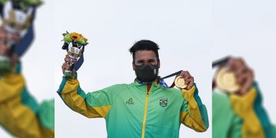 OLIMPÍADAS: Brasil ganha ouro no surfe e bronze na natação