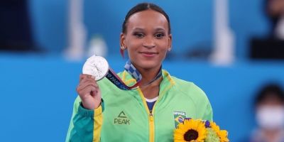 GINÁSTICA ARTÍSTICA: Rebeca Andrade conquista medalha de prata