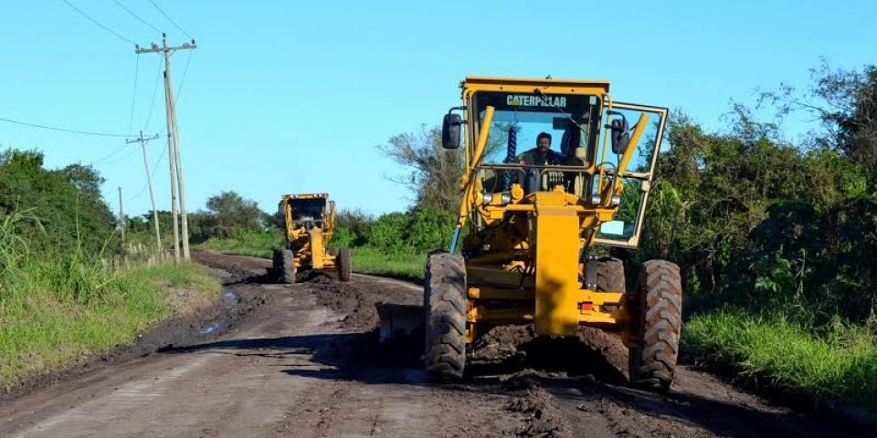 Secretaria dos Transportes começa a semana com patrolamentos em Camaquã