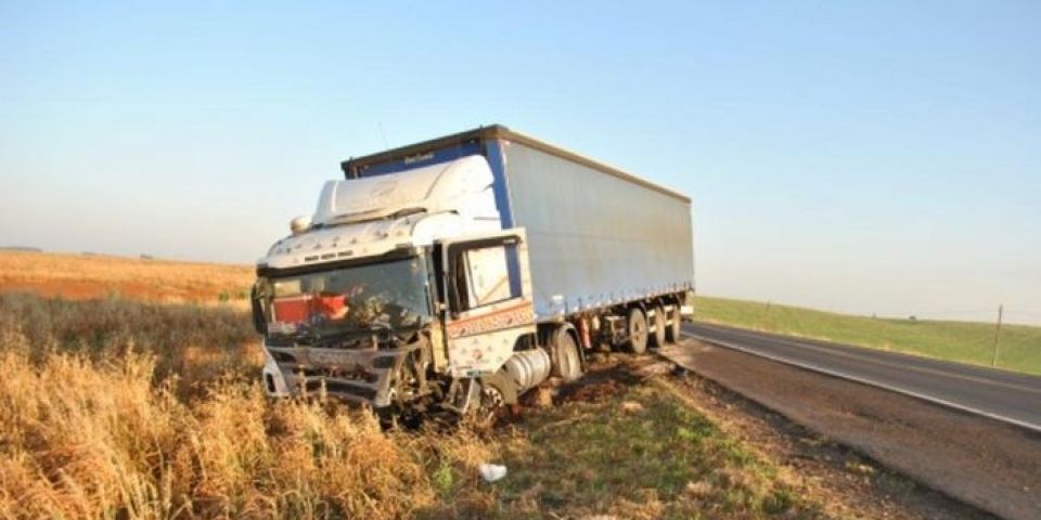 Motorista é preso após dirigir bêbado e se envolver em acidente com mortes em rodovia gaúcha 