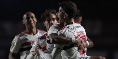 BRASILEIRÃO: São Paulo marca no fim e bate Grêmio no Morumbi