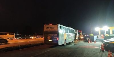 Cinco ônibus são retidos em ação conjunta da PRF e Receita Federal em Eldorado do Sul