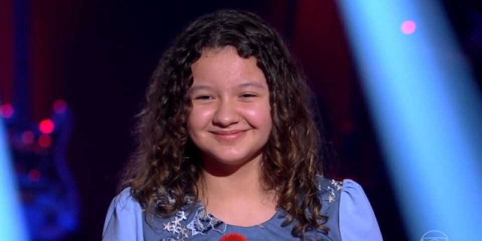 Camaquense Evellyn Katzer esbanja talento e avança no The Voice Kids