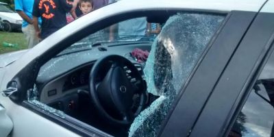 Tiros, carro danificado, mas felizmente ninguém ferido na localidade de Santa Auta em Camaquã