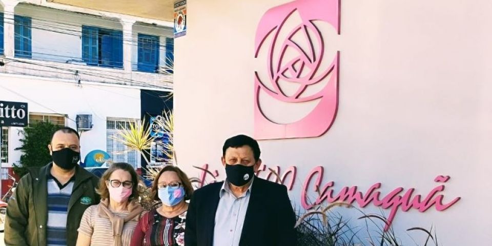 Executivo de Camaquã visita a Liga Feminina de Combate ao Câncer