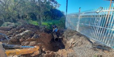 Secretaria da Infraestrutura realiza limpeza da rede de esgoto em Camaquã