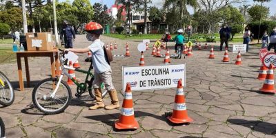 Crianças participam de ação educativa pela Semana Nacional do Trânsito em Camaquã