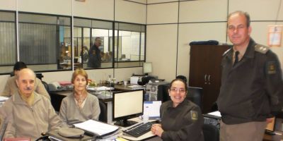 Aos 75 anos, sargento da Brigada Militar se emociona durante visita no CRPO/Sul, em Pelotas
