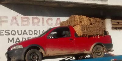 Brigada Militar prende três homens no interior de Chuvisca com carga de fumo furtada