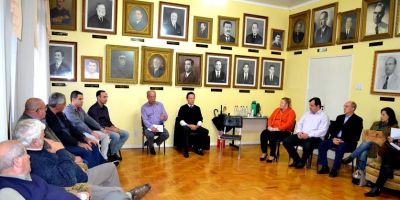 Prefeito de Camaquã se reúne com secretários e vereadores da base aliada