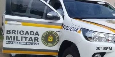 Trio é preso e carga de cigarros e veículos roubados são apreendidos na região