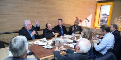 Rádio Pelotense reúne lideranças regionais