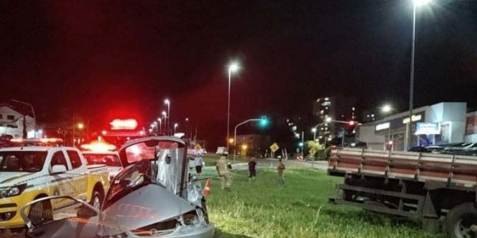 Mãe e filha morrem em acidente de trânsito na ERS-453 na Serra