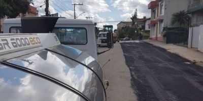 Nova rua do centro de Camaquã começa a receber camada asfáltica 