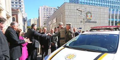 Toyota entrega veículo híbrido à Brigada Militar