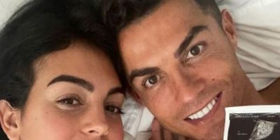 Cristiano Ronaldo anuncia que esposa está grávida de gêmeos  