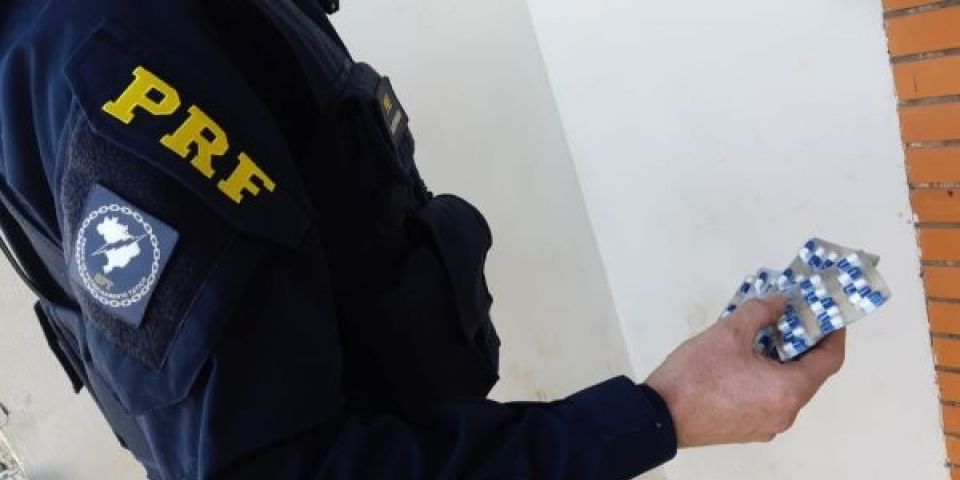 Motorista com dezenas de cápsulas de rebite é preso pela PRF na BR-290