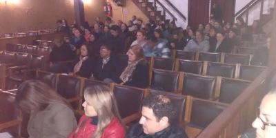 Professores municipais iniciam ciclo de estudos em Camaquã